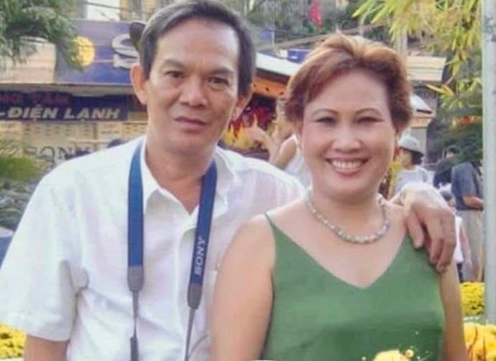 Đạo diễn Minh Nguyệt dốc sức cho triển l&atilde;m tranh của con g&aacute;i - họa sĩ Moon - Ảnh 2.