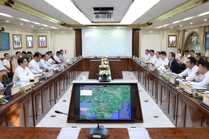 Cao Bằng mời gọi T&T Group nghi&ecirc;n cứu ph&aacute;t triển m&ocirc; h&igrave;nh kinh tế cửa khẩu mới - Ảnh 1.