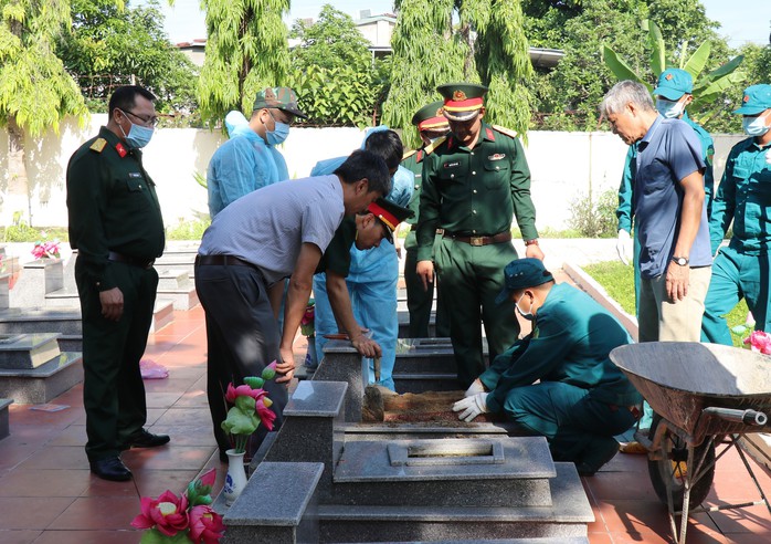 MỆNH LỆNH TỪ TR&Aacute;I TIM (*): Thần tốc thu nhận ADN - Ảnh 1.