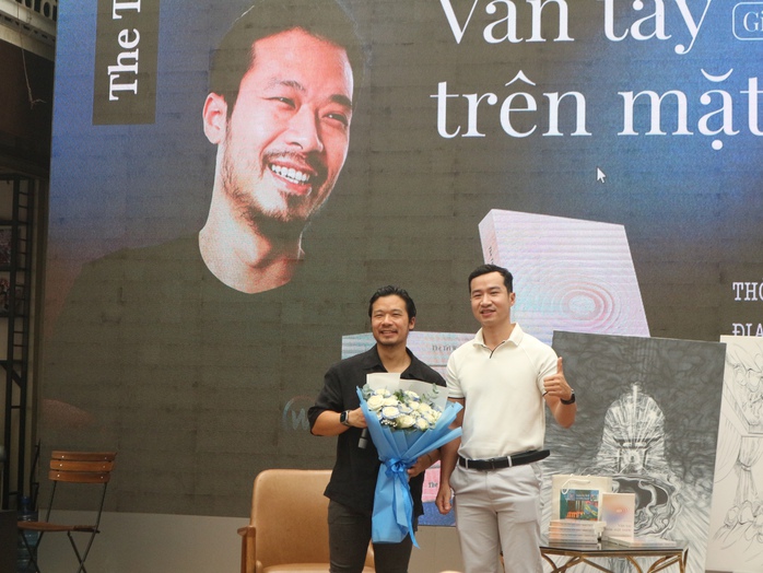 "V&acirc;n tay tr&ecirc;n mặt nước": H&agrave;nh tr&igrave;nh đối thoại đầy nh&acirc;n bản - Ảnh 9.