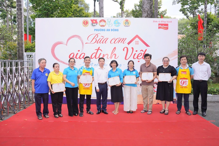 C&ocirc;ng  đo&agrave;n phường An Đ&ocirc;ng chung tay x&acirc;y dựng trường học xanh, chuyển đổi số - Ảnh 6.