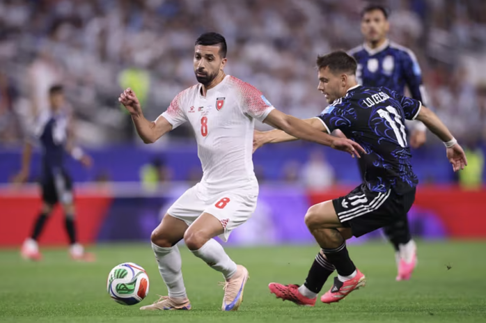 Messi ghi si&ecirc;u phẩm từ ghế dự bị, Argentina thắng thuyết phục Jordan - Ảnh 1.