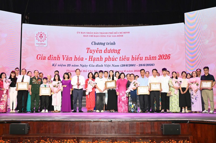 TPHCM tuy&ecirc;n dương 104 gia đ&igrave;nh văn h&oacute;a - hạnh ph&uacute;c ti&ecirc;u biểu - Ảnh 2.