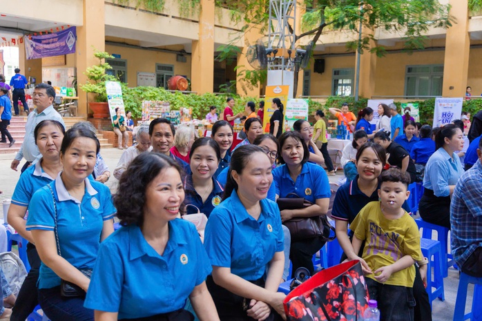 Nhiều hoạt động &yacute; nghĩa d&agrave;nh cho đo&agrave;n vi&ecirc;n, lao động phường T&acirc;y Thạnh - Ảnh 1.