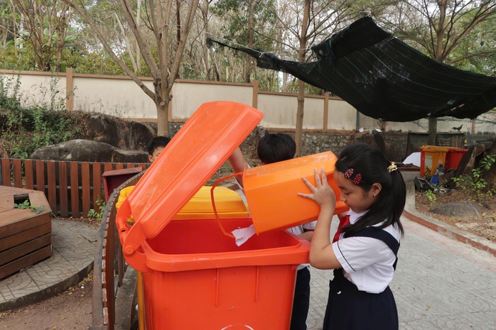 Chung tay ph&acirc;n loại r&aacute;c, vun đắp tương lai xanh - Ảnh 5.