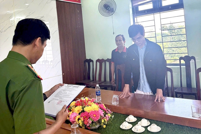 Chủ t&agrave;i khoản Linh Đan ở Đ&agrave; Nẵng bị bắt v&igrave; lừa đảo chiếm đoạt t&agrave;i sản - Ảnh 1.