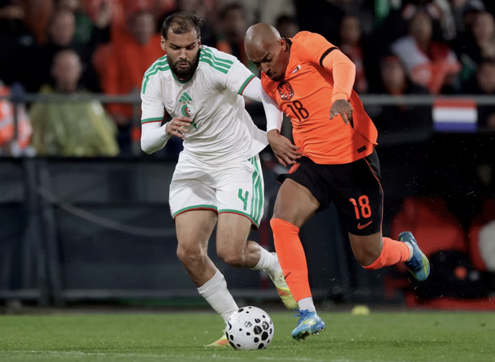 Đánh bại Hà Lan bằng cầu thủ Feyenoord, Algeria tạo cú hích trước World Cup - Ảnh 1.