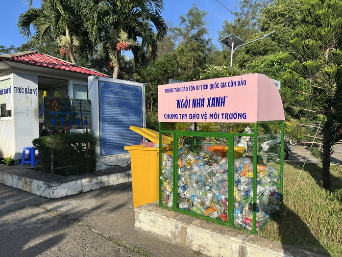 Chung tay ph&acirc;n loại r&aacute;c, vun đắp tương lai xanh - Ảnh 1.