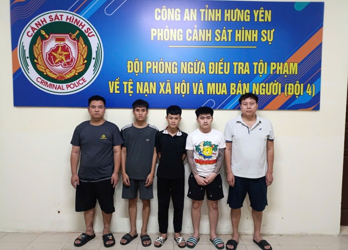 Khởi tố nh&oacute;m đối tượng lập t&agrave;i khoản doanh nghiệp ma b&aacute;n sang Campuchia năm 2026 - Ảnh 1.