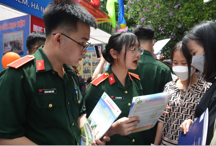 72 th&iacute; sinh được tuyển thẳng v&agrave;o 5 học viện, trường qu&acirc;n đội - Ảnh 1.