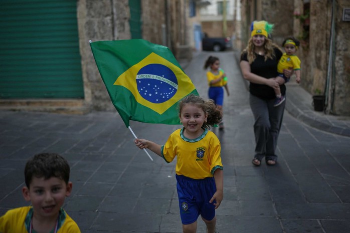 &ldquo;Lễ hội&rdquo; đặc biệt tại Lebanon mừng Brazil đi tiếp World Cup 2026 - Ảnh 5.