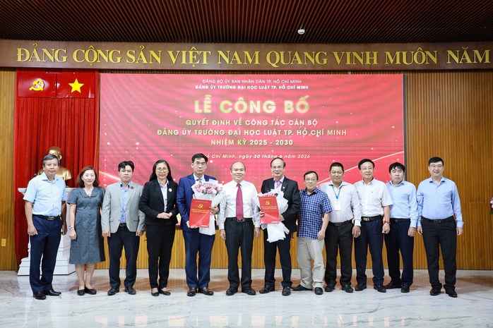 TS L&ecirc; Trường Sơn giữ th&ecirc;m cương vị B&iacute; thư Đảng ủy - Ảnh 1.