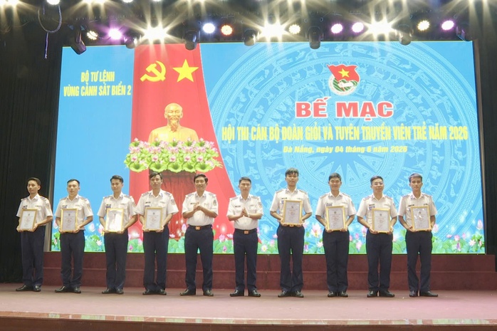 Bộ Tư lệnh V&ugrave;ng Cảnh s&aacute;t biển 2 tổ chức Bế mạc Hội thi C&aacute;n bộ Đo&agrave;n giỏi v&agrave; Tuy&ecirc;n truyền vi&ecirc;n trẻ năm 2026. - Ảnh 3.