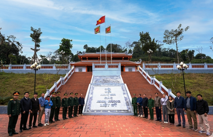 Tô thắm ký ức hào hùng - Ảnh 1.