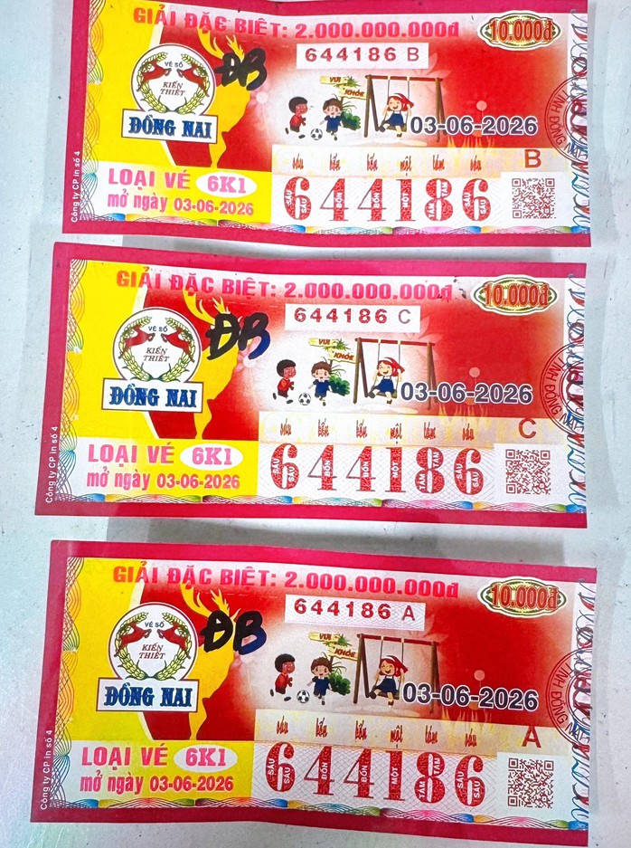 Chiều 4-6, lộ diện nhiều người tr&uacute;ng 3 giải độc đắc xổ số miền Nam - Ảnh 2.