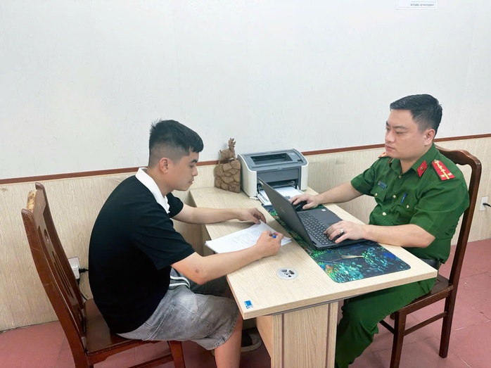 Khởi tố đối tượng "Lừa đảo chiếm đoạt tài sản" bằng thủ đoạn chạy án - Ảnh 1.