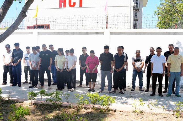 Đường dây lừa đảo xuyên quốc gia chiếm đoạt mấy chục tỉ đồng của người dân như thế nào ? - Ảnh 1.