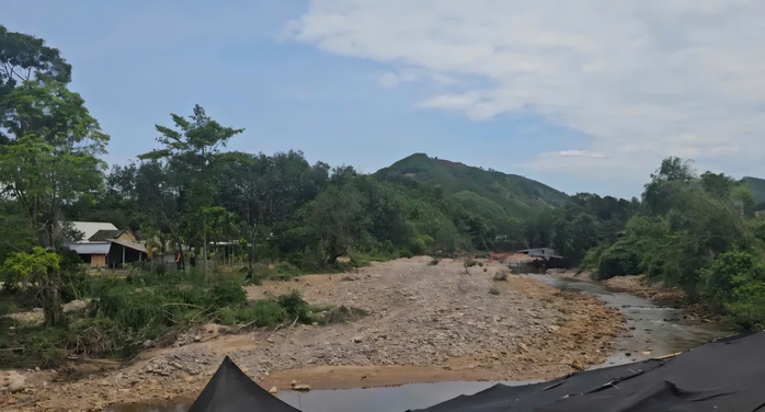Huế đầu tư 65 tỉ đồng chống sạt lở Th&aacute;c Trượt sau Mưa lũ lịch sử - Ảnh 1.