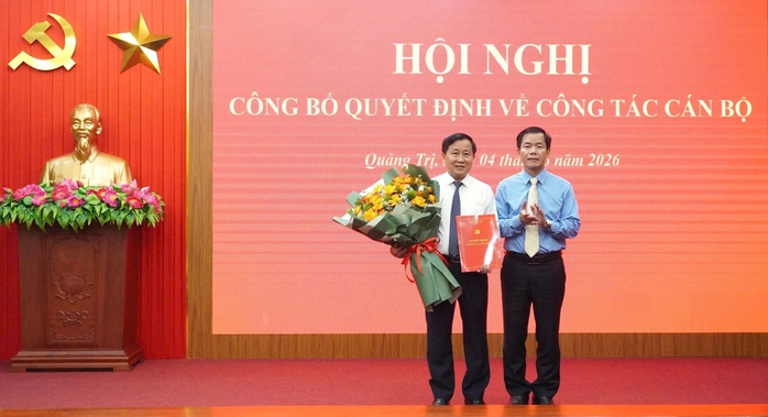 Quảng Trị c&ocirc;ng bố quyết định của Ban B&iacute; thư về c&ocirc;ng t&aacute;c c&aacute;n bộ - Ảnh 1.