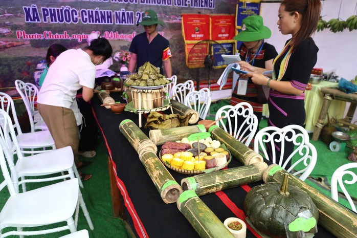 Đặc sắc ng&agrave;y hội truyền thống của đồng b&agrave;o v&ugrave;ng cao Đ&agrave; Nẵng - Ảnh 6.