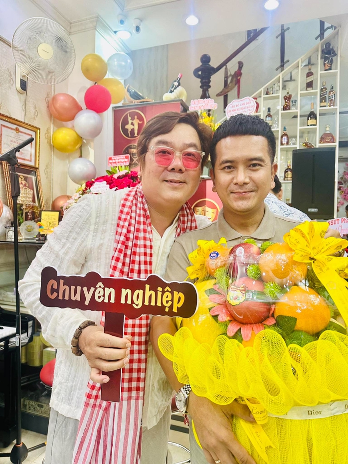 Đạo diễn Chánh Trực khánh thành Học viện Nghệ thuật Âm nhạc Ngôi sao - Ảnh 4.