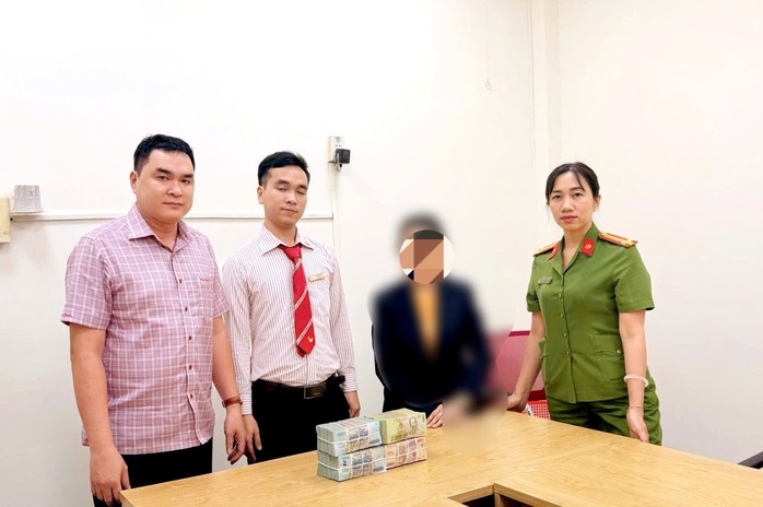 Chi&ecirc;u lừa đảo qua mạng x&atilde; hội khiến người phụ nữ su&yacute;t mất tiền tỉ - Ảnh 1.