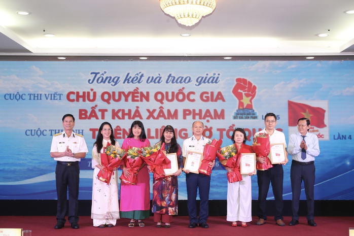 Lan tỏa t&igrave;nh y&ecirc;u qu&ecirc; hương - Ảnh 1.