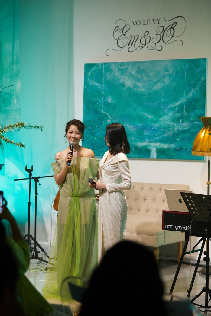 V&otilde; L&ecirc; Vy kết hợp &acirc;m nhạc v&agrave; tranh vẽ: 'Hội họa lu&ocirc;n hiện hữu như một c&aacute;i duy&ecirc;n'  - Ảnh 1.
