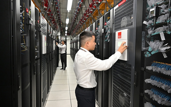 Trung t&acirc;m dữ liệu AI đầu ti&ecirc;n ở APAC đạt chuẩn Uptime Tier III với si&ecirc;u m&aacute;y chủ Nvidia H200 - Ảnh 2.