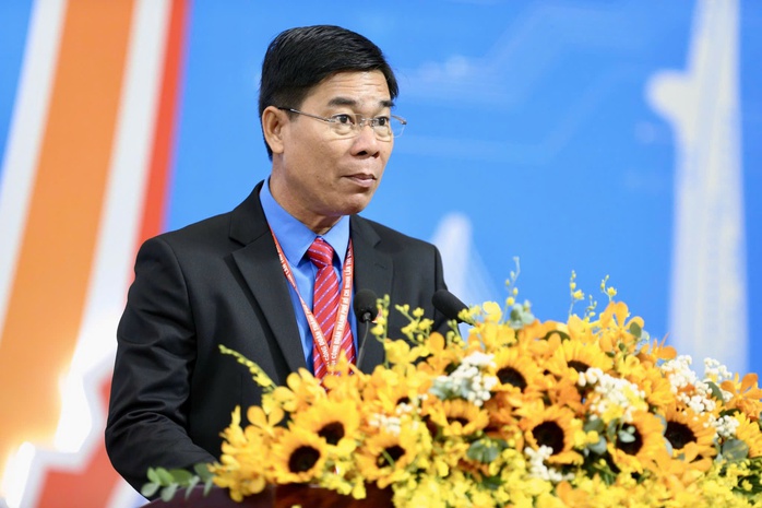Chủ tịch LĐLĐ TPHCM B&ugrave;i Thanh Nh&acirc;n được bầu v&agrave;o Ban Thường vụ Tổng LĐLĐ Việt Nam kh&oacute;a mới - Ảnh 12.