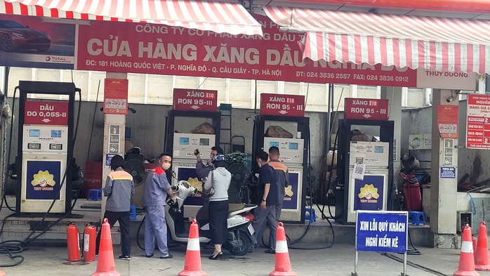 Xe cũ khuyến c&aacute;o d&ugrave;ng xăng e 5: T&igrave;m hiểu nơi b&aacute;n xăng E5 RON 92 hiện nay - Ảnh 1.