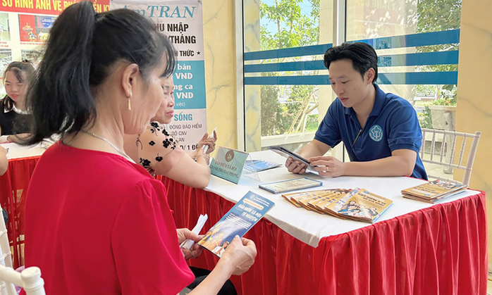 Th&ecirc;m nhiều k&ecirc;nh hỗ trợ người tham gia BHXH, BHYT - Ảnh 1.
