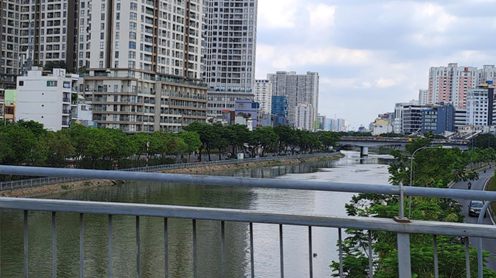Th&agrave;nh phố tiếp tục vươn cao, bay xa - Ảnh 1.