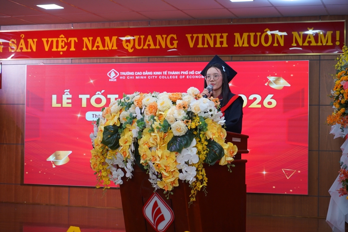 Từ ng&atilde; rẽ học tập đến danh hiệu thủ khoa - Ảnh 1.