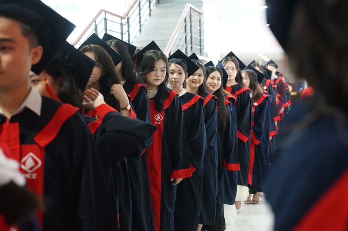 Từ ng&atilde; rẽ học tập đến danh hiệu thủ khoa - Ảnh 7.