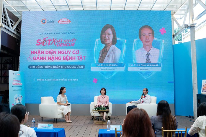 Truyền 10 l&iacute;t m&aacute;u cứu sống c&ocirc; b&eacute; 12 tuổi bị sốt xuất huyết Dengue - Ảnh 1.