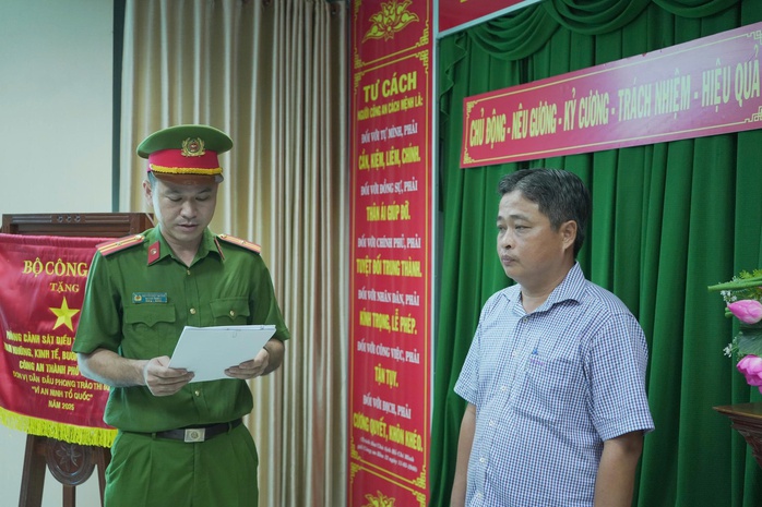Bắt tạm giam cựu Trưởng Ban Tổ chức Tỉnh ủy S&oacute;c Trăng cũ - Ảnh 1.