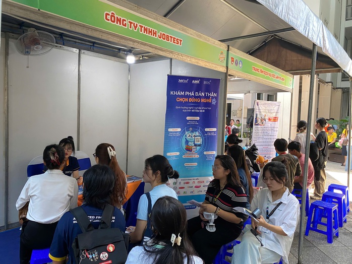 Một trường ĐH TPHCM th&agrave;nh lập CLB Doanh nh&acirc;n - Ảnh 5.