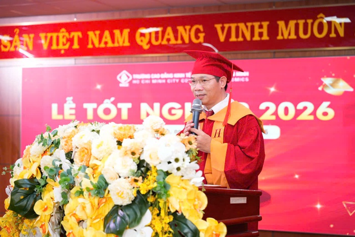 Từ ng&atilde; rẽ học tập đến danh hiệu thủ khoa - Ảnh 6.