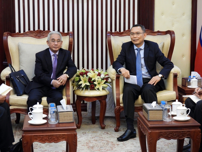 Trường Đại học Cửu Long làm việc với Bộ Công nghệ và Truyền thông Lào - Ảnh 2.