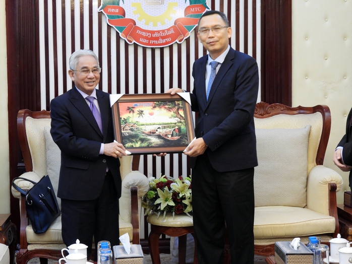 Trường Đại học Cửu Long làm việc với Bộ Công nghệ và Truyền thông Lào - Ảnh 4.