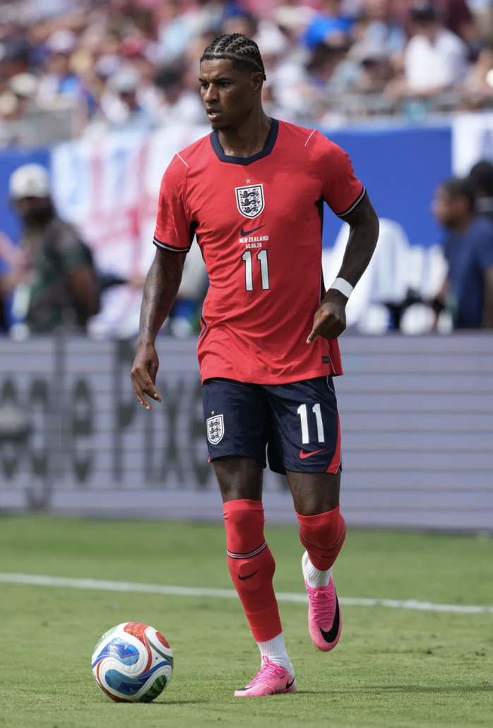 Bayern Munich sẵn s&agrave;ng chi&ecirc;u mộ, Barcelona c&acirc;n nhắc giữ ch&acirc;n Rashford - Ảnh 5.