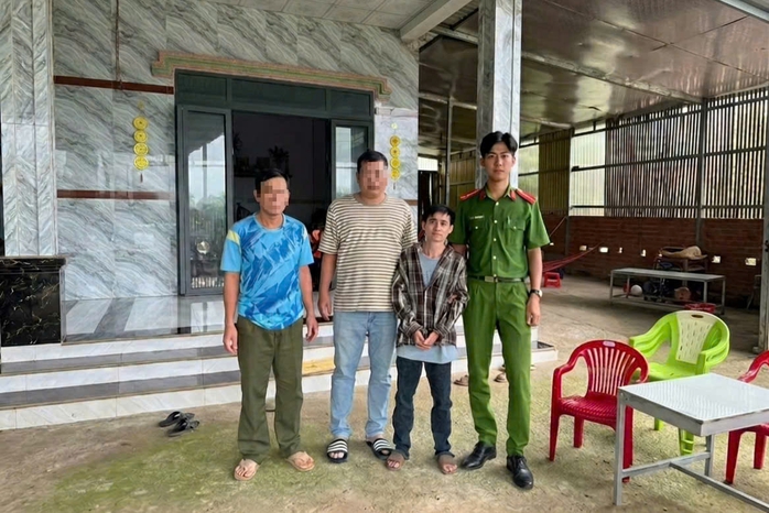 Nhân viên quán ăn chém đồng nghiệp ở TPHCM gây thương tích nghiêm trọng - Ảnh 1. Nhân viên quán ăn chém đồng nghiệp ở TPHCM gây thương tích nghiêm trọng - Ảnh 1.