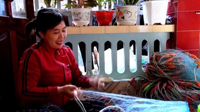 Những đ&ocirc;i tay giữ nhịp ra khơi - Ảnh 4.