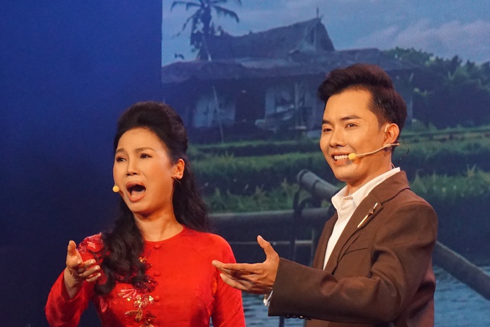 Nghệ sĩ Lê Hậu tạo ấn tượng đẹp trong đêm "Hương quê tình mẹ" - Ảnh 7.