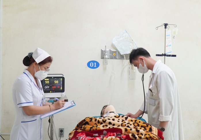 Ngư dân Quảng Nam kể giây phút tàu bị đâm chìm, 2 người qua cơn nguy kịch- Ảnh 2. Ngư dân Quảng Nam kể giây phút tàu bị đâm chìm, 2 người qua cơn nguy kịch- Ảnh 2.