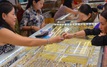 Giá vàng hôm nay, 15-5: Lao dốc đáng kể, đua nhau chốt lời