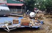 VIDEO: Lũ quét bất ngờ trong đêm làm nhiều người chết và mất tích