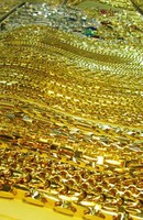 Giá vàng SJC tăng vọt, USD tự do lao dốc