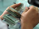 Nhân viên ngân hàng hồi hộp chờ thưởng Tết Nhân viên ngân hàng hồi hộp chờ thưởng Tết